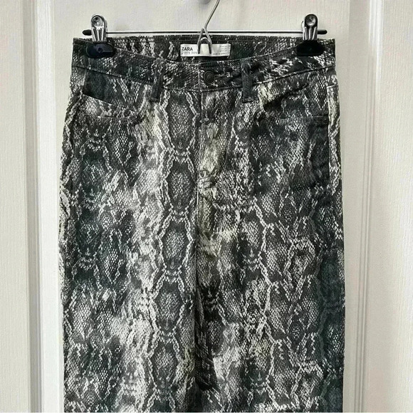 Zara Snakeskin Print Jeans High Waisted Ankle Cropped Raw Hem Grey  Cream Size 2 - Picture 8 of 16